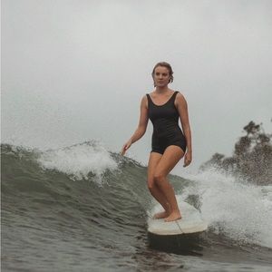 Lola suit in Black
